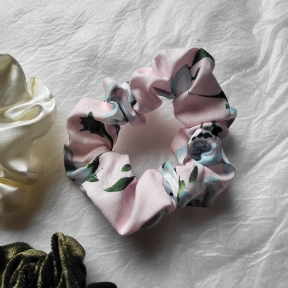 Hair bands - Picture 3 of 4